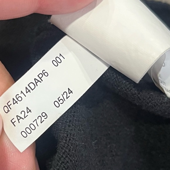 Michael Kors Women Black Short Sleeve sweater top Studded Logo Zs Medium - Picture 5 of 8